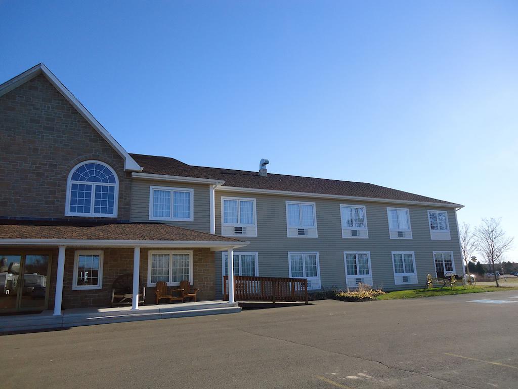 Auberge Bouctouche Inn & Suites ภายนอก รูปภาพ